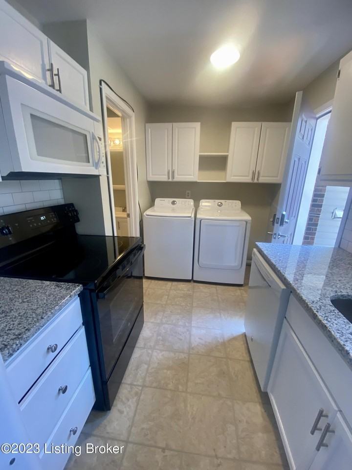 414 W Hill St - Photo 5 of 14