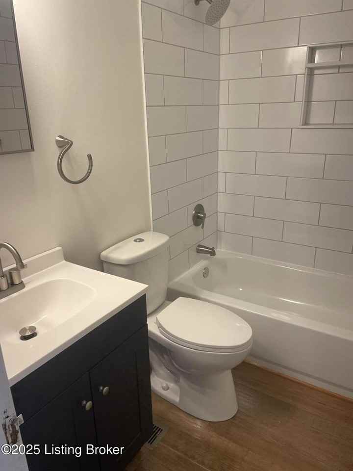 9105 Preston Hwy - Photo 5 of 11