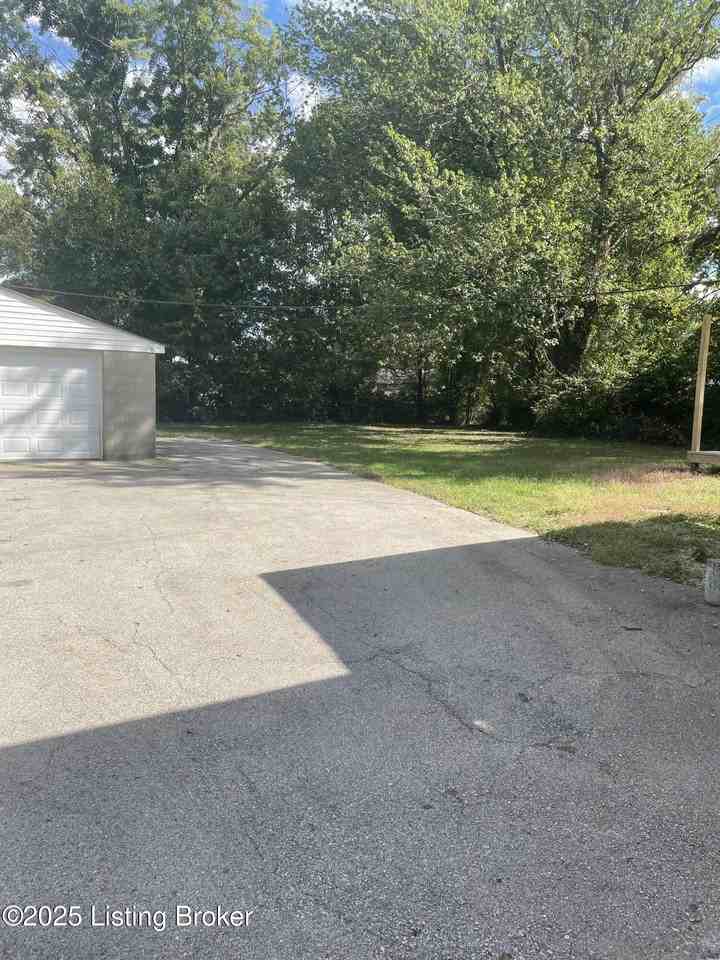 9105 Preston Hwy - Photo 6 of 11