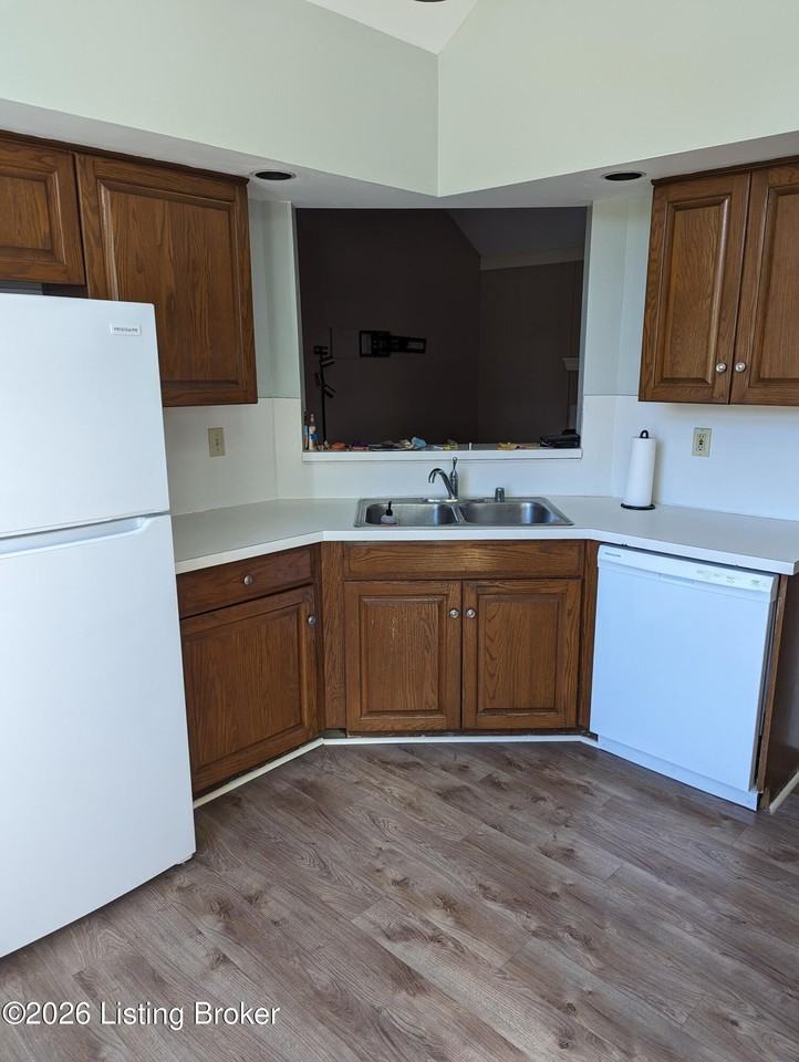 7605 New La Grange Rd - Photo 6 of 21