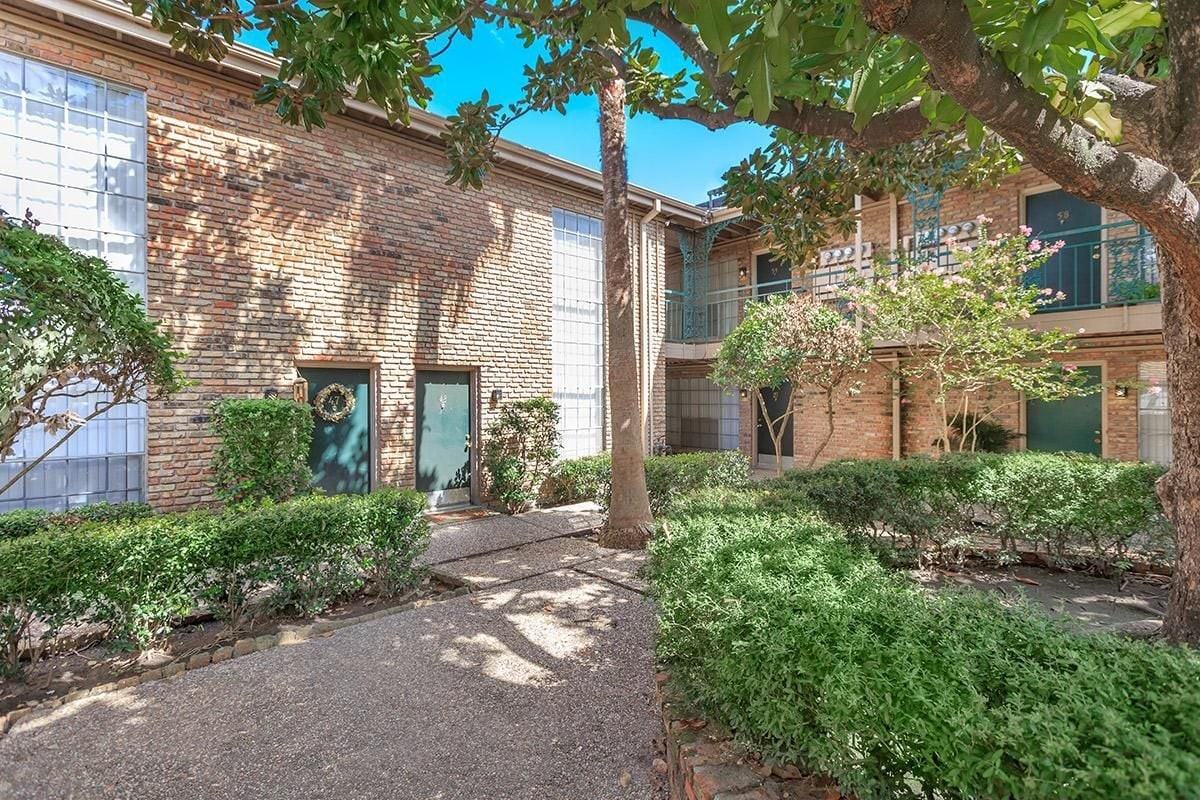 5920 Beverlyhill St - Photo 2 of 8