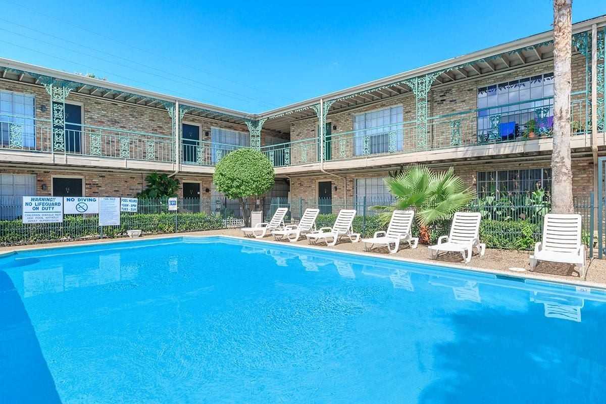 5920 Beverlyhill St - Photo 3 of 8