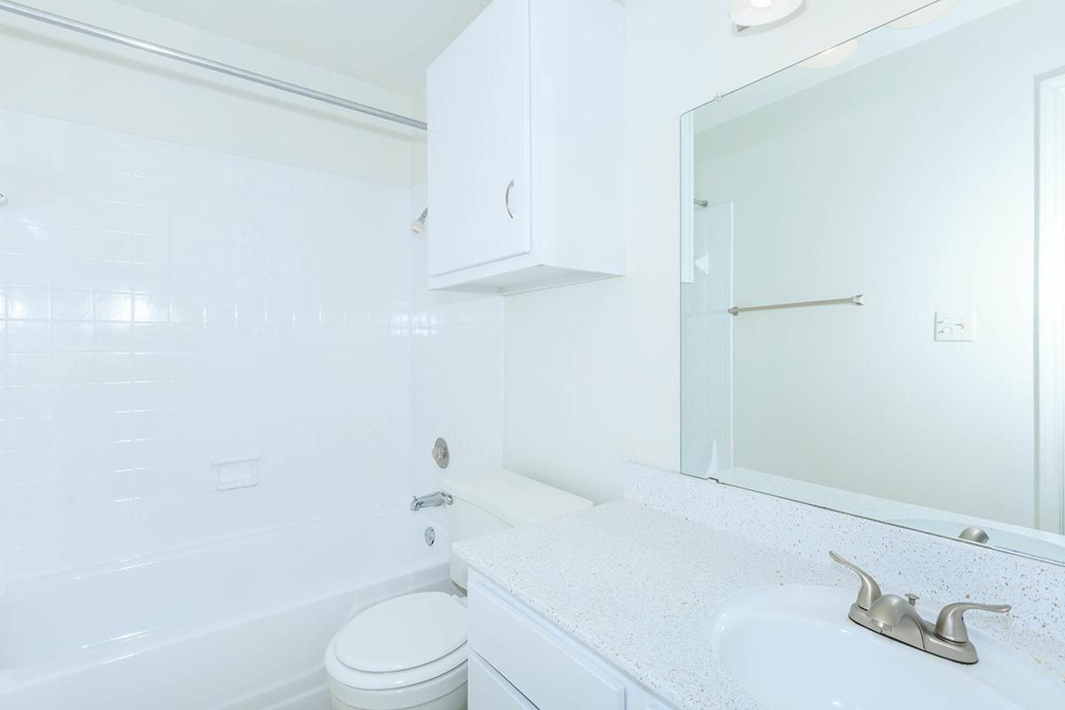 5920 Beverlyhill St - Photo 5 of 8