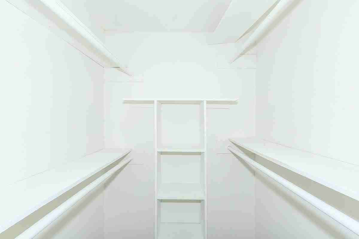 5920 Beverlyhill St - Photo 6 of 8