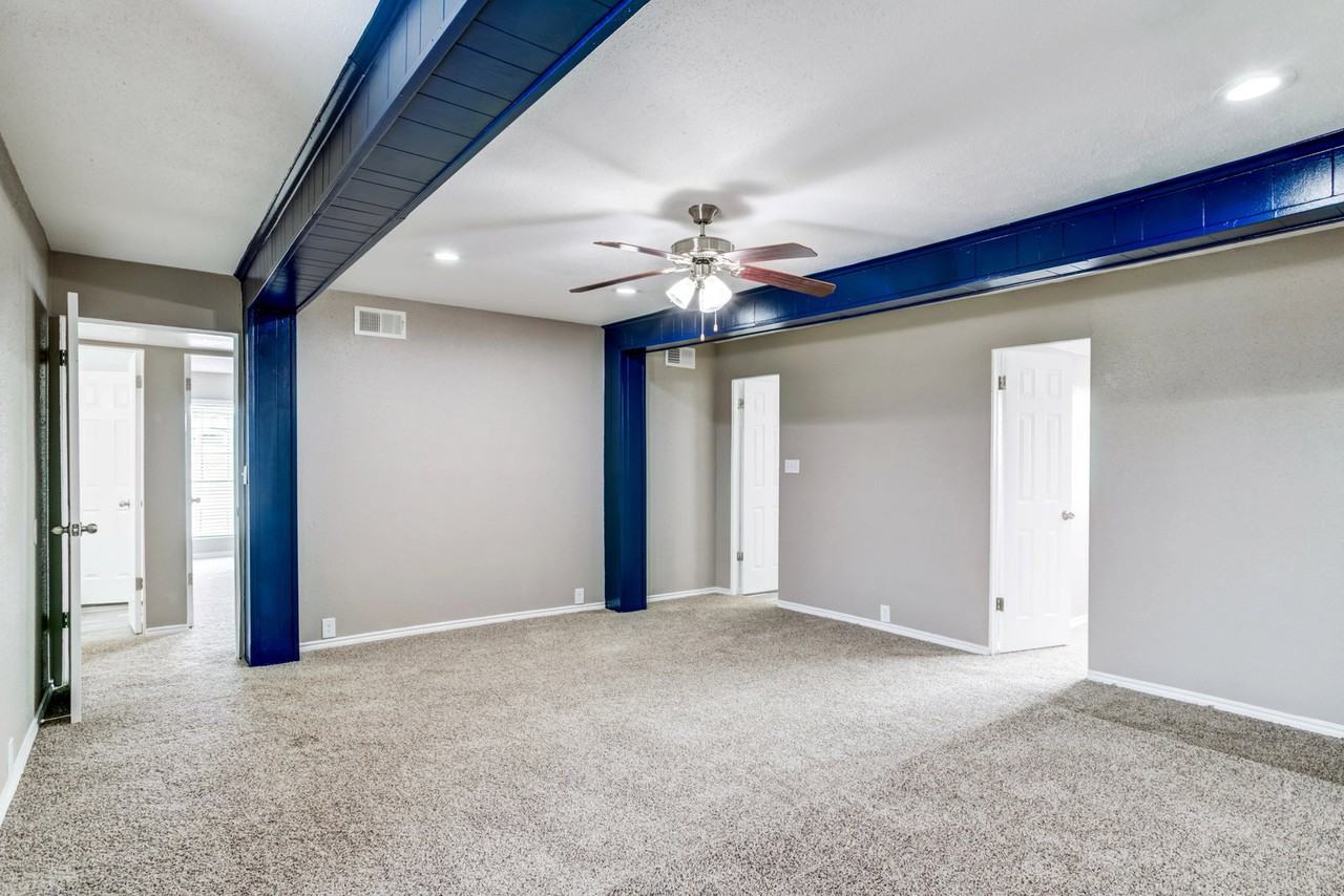 777 Bateswood Dr - Photo 4 of 5