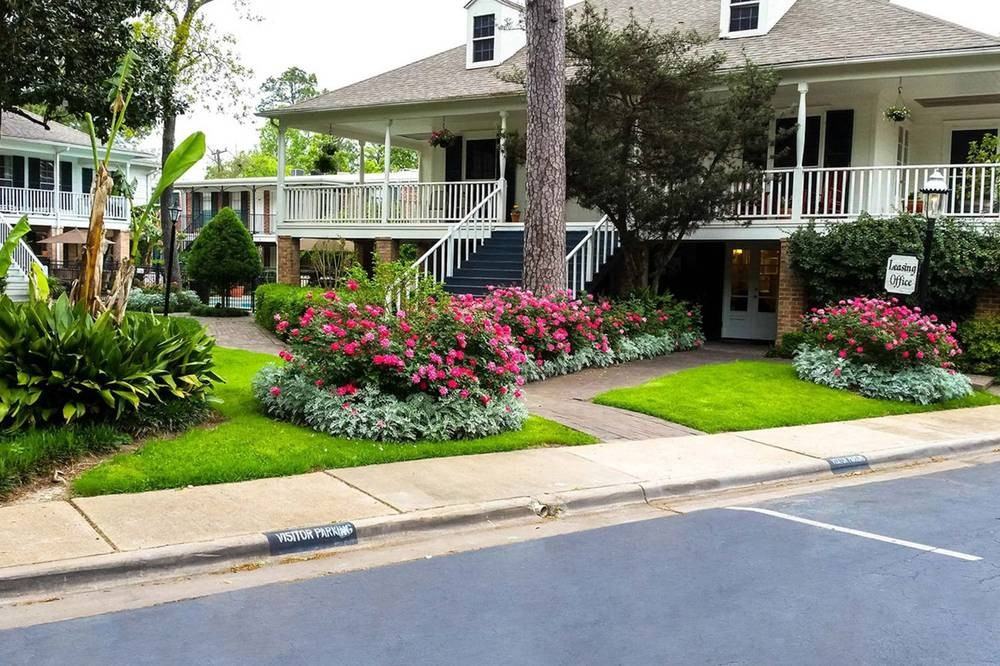 10220 Memorial Dr - Photo 5 of 8