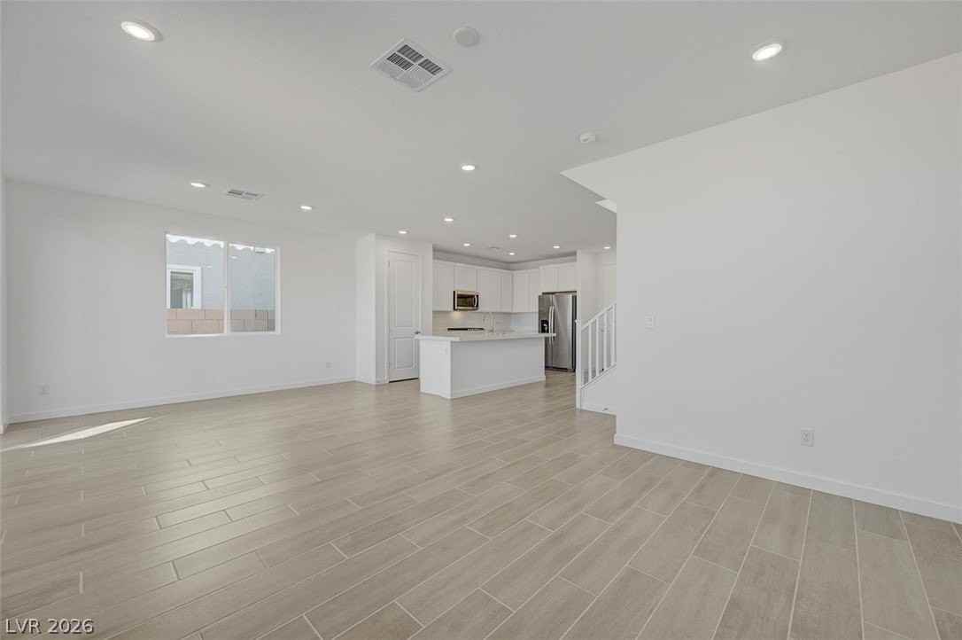 8532 W Agate Ave - Photo 6 of 47