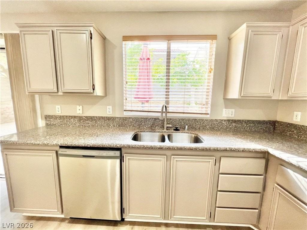 1705 Encarta St - Photo 7 of 50