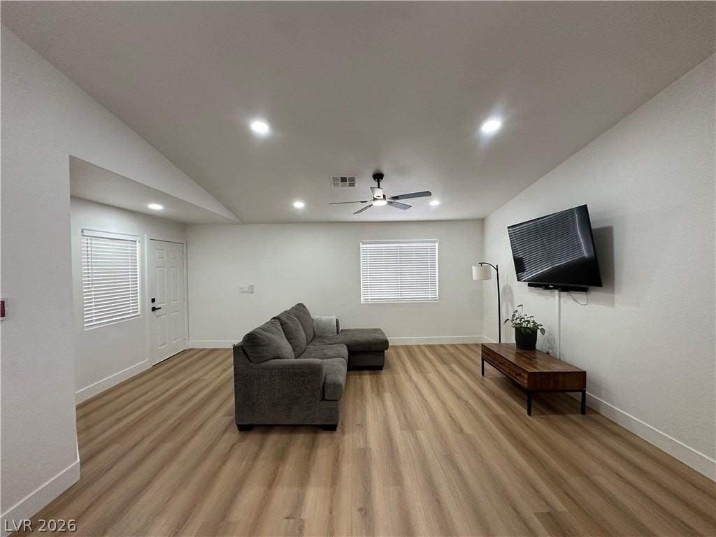 3244 Idaho Springs St - Photo 3 of 20