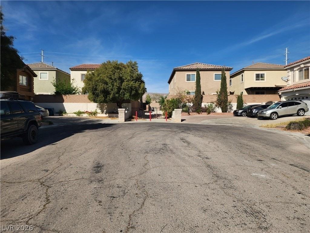 10136 Thunder Rapids Ct - Photo 5 of 33