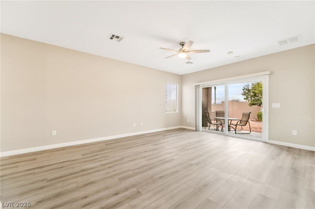 2522 Evening Twilight Ave - Photo 7 of 31