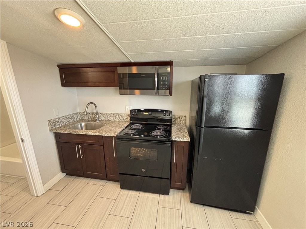 1601 Stewart Ave #4 - Photo 4 of 14