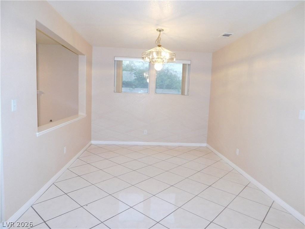 8033 Hilliard Ave - Photo 6 of 35