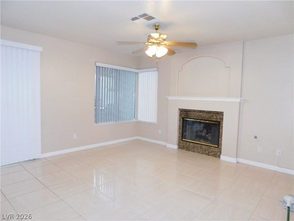 8033 Hilliard Ave - Photo 7 of 35