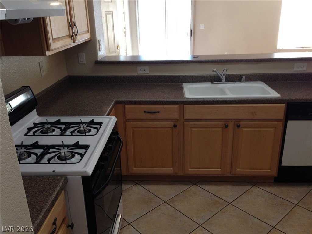 1617 Lefty Garcia Way - Photo 5 of 20