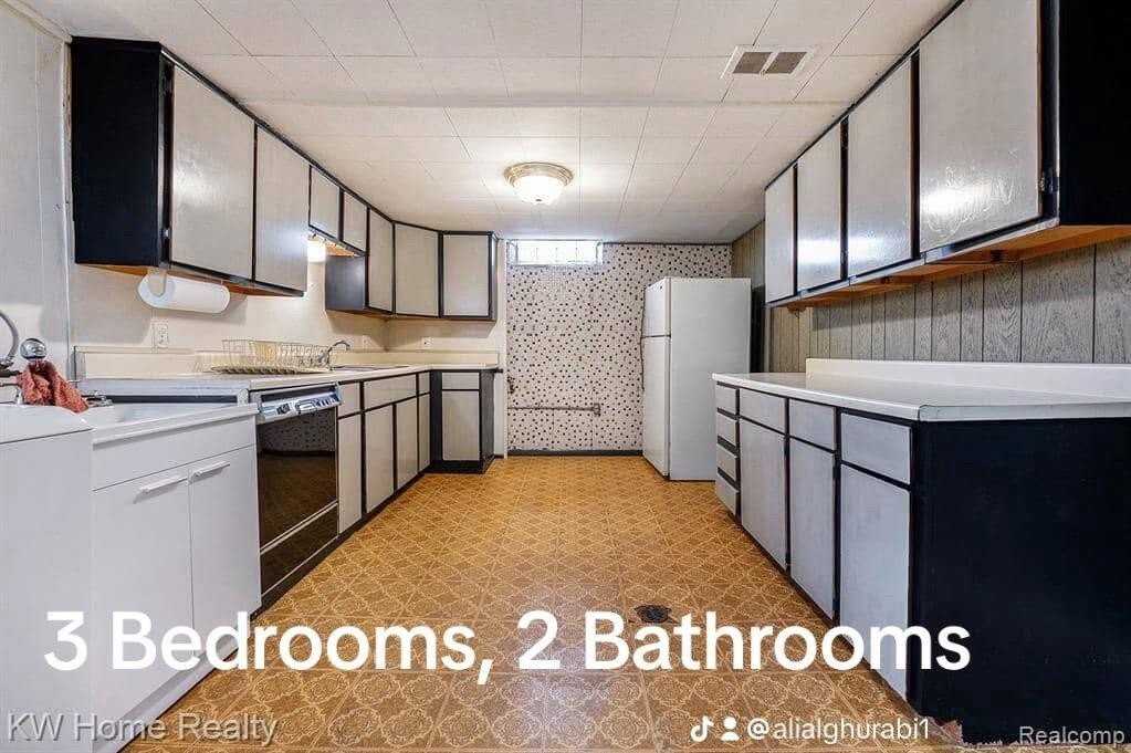 8160 Woodbine St - Photo 4 of 4