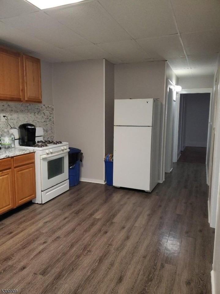 404 N 6th St #A - Photo 2 of 19