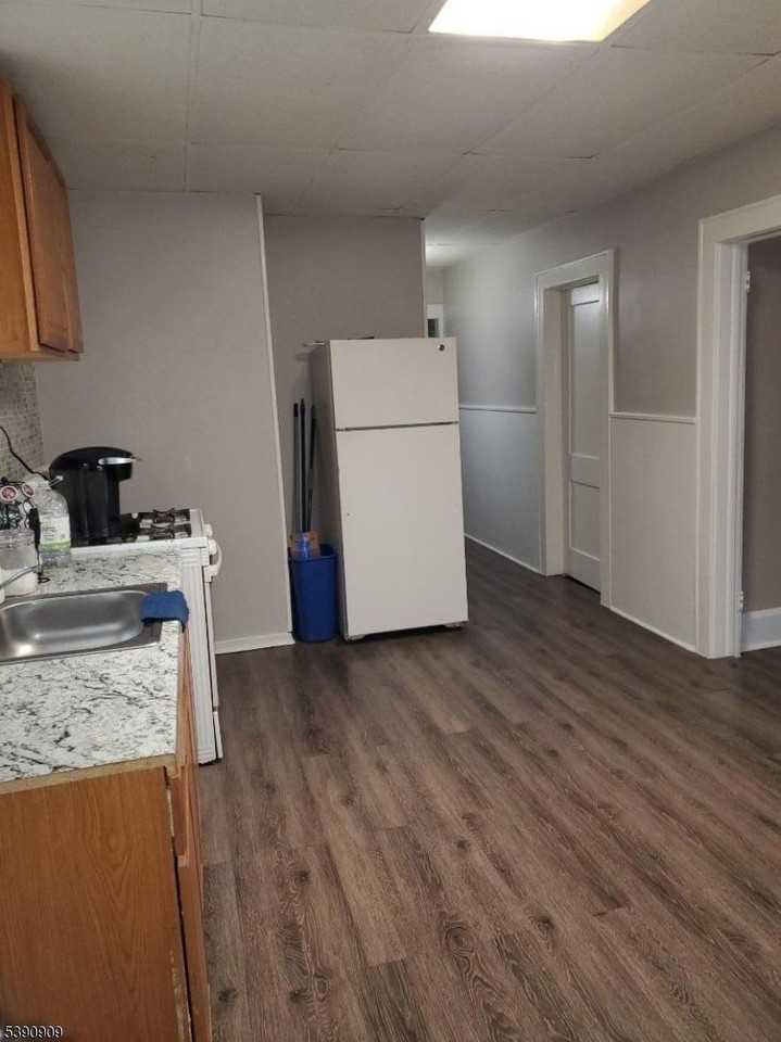 404 N 6th St #A - Photo 4 of 19