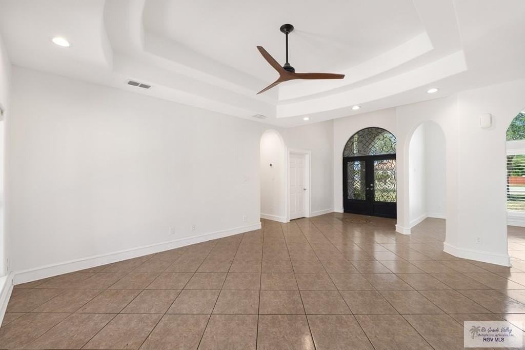 5684 Heron Cv - Photo 3 of 26