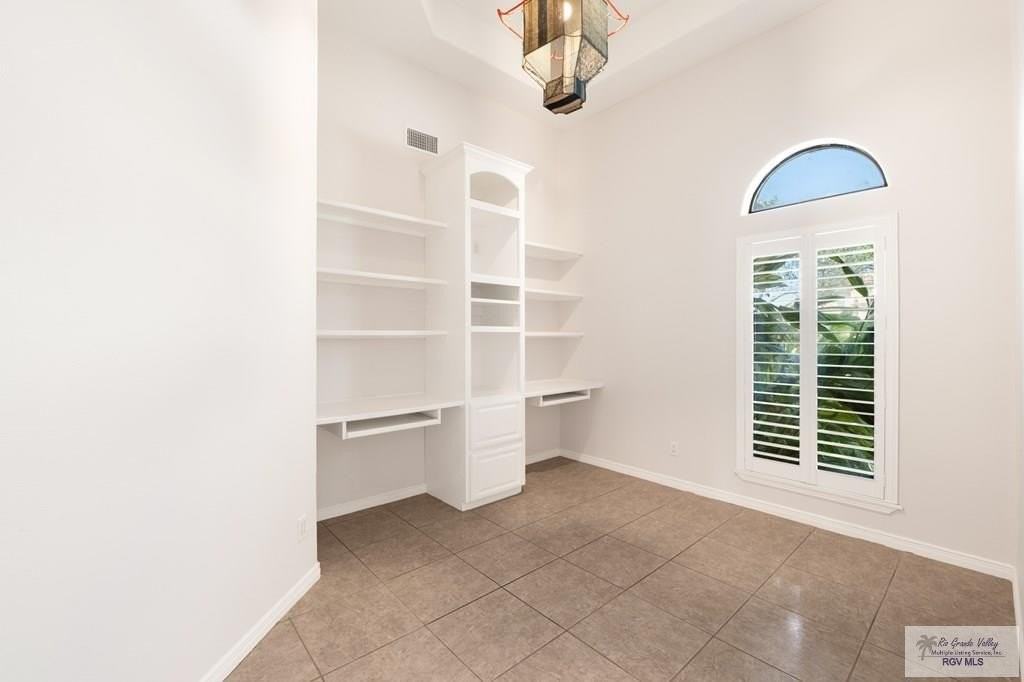 5684 Heron Cv - Photo 4 of 26