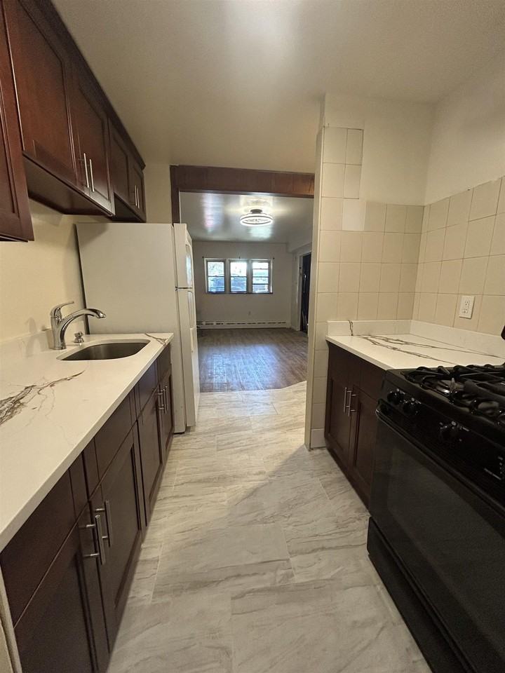 330 Sip Ave #1 - Photo 2 of 12