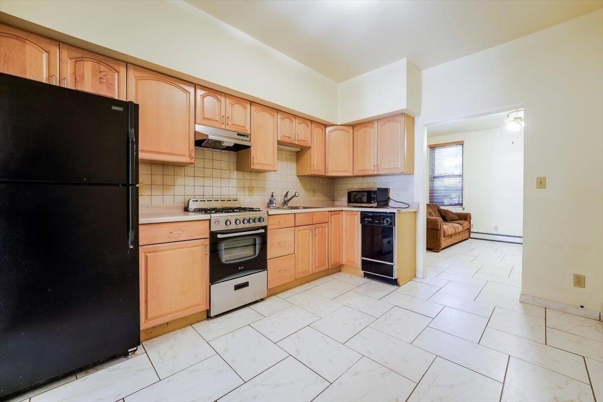 1020 Park Ave #6 - Photo 7 of 22