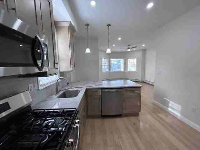 21 E 15th St #1