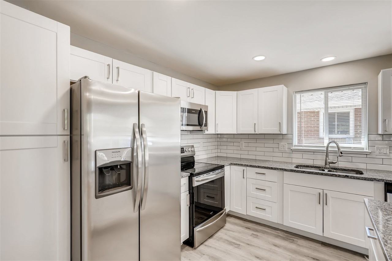 1732 Florence St #1 - Photo 3 of 18