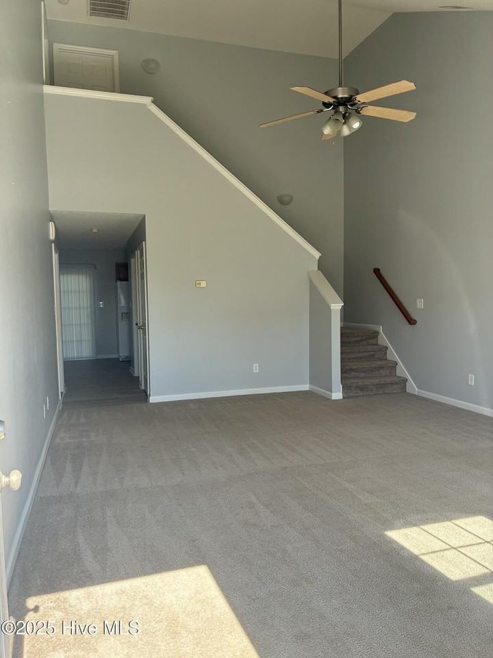 205 Jessie Cir - Photo 3 of 12