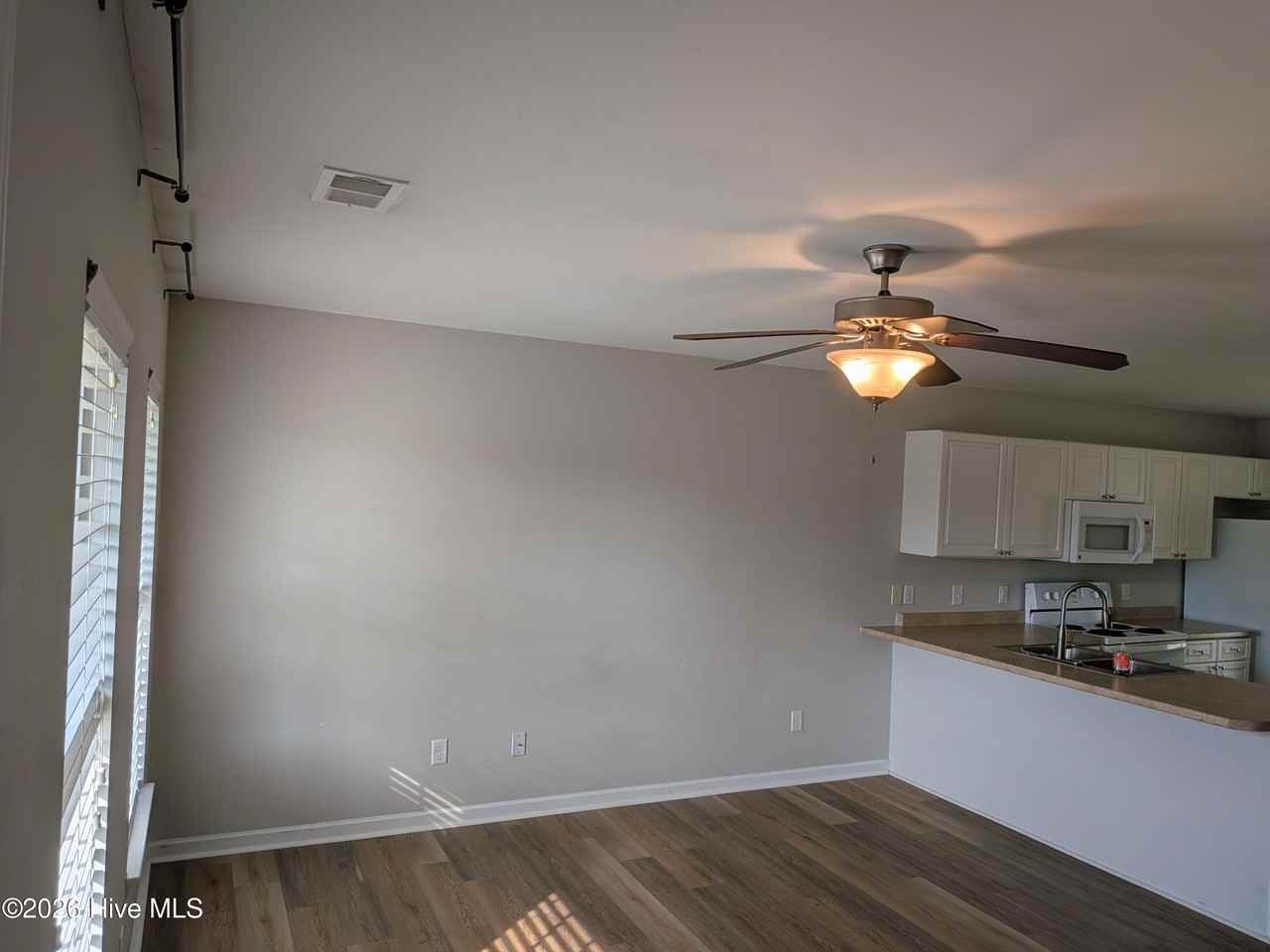 8501 Heirloom Dr Ne - Photo 3 of 16