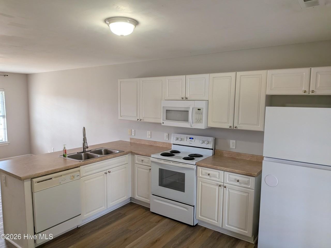 8501 Heirloom Dr Ne - Photo 4 of 16