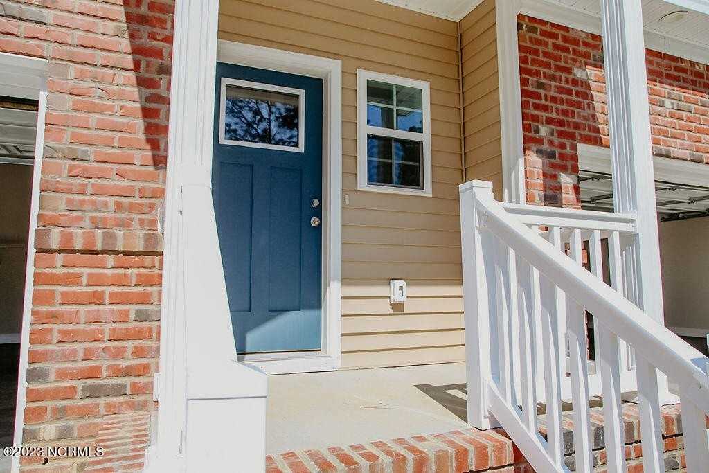 805 Ducks Lndg - Photo 4 of 36