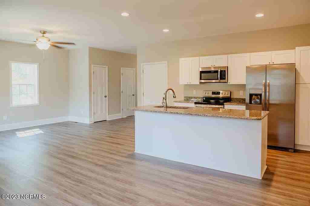 805 Ducks Lndg - Photo 5 of 36