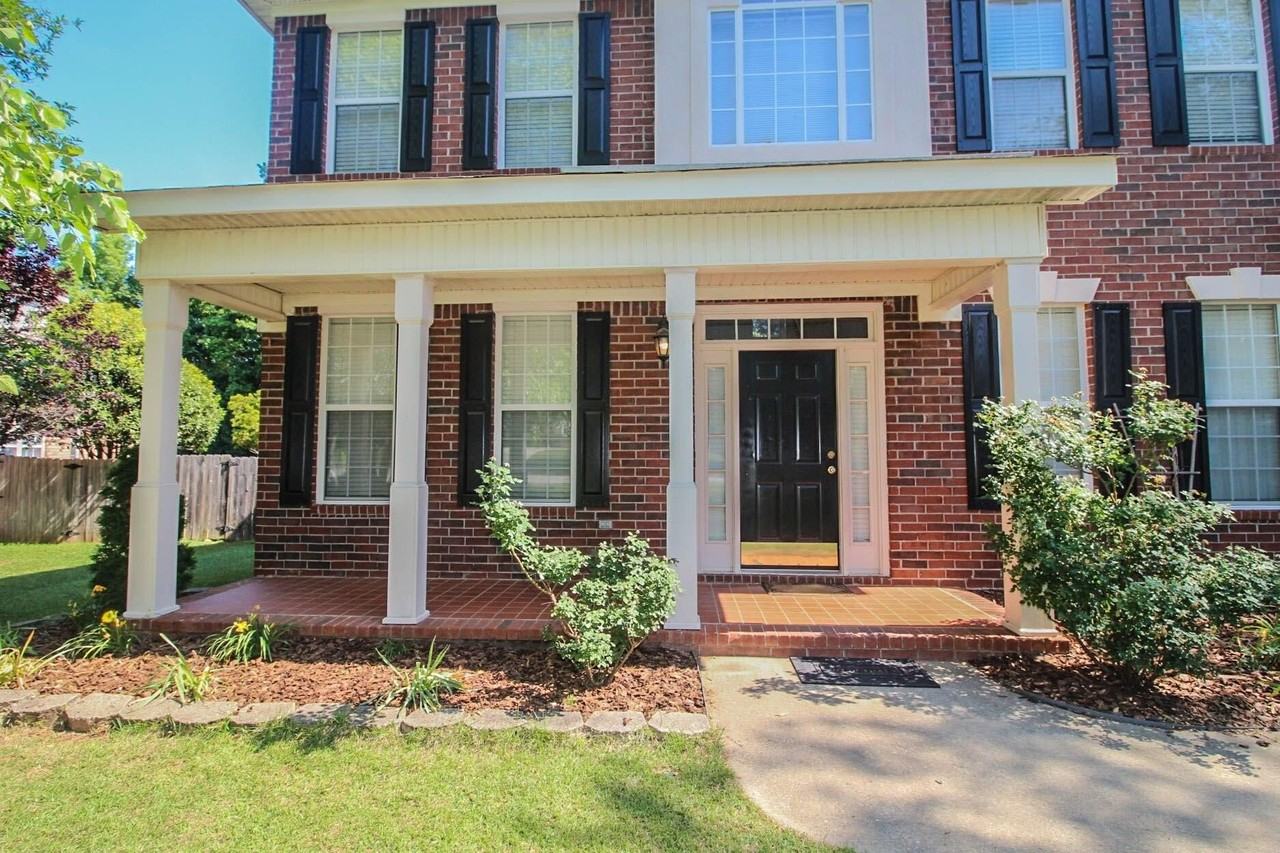 748 Avrett Cir - Photo 4 of 50