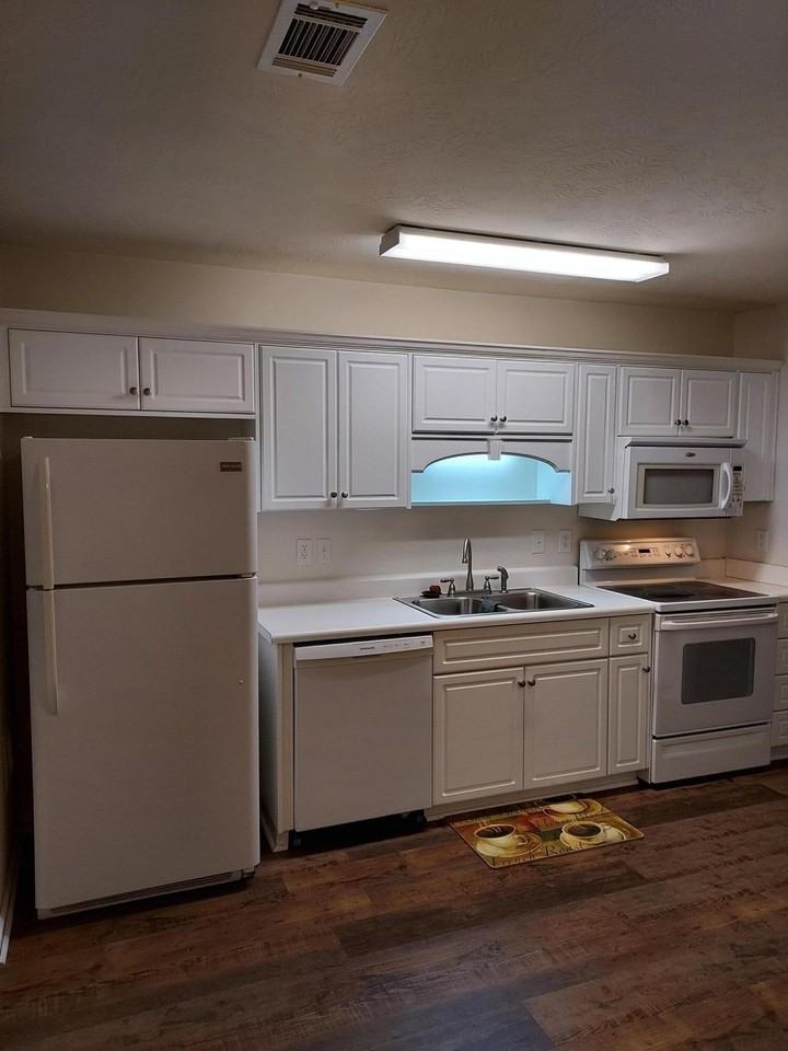 665 Brook Trl - Photo 5 of 16