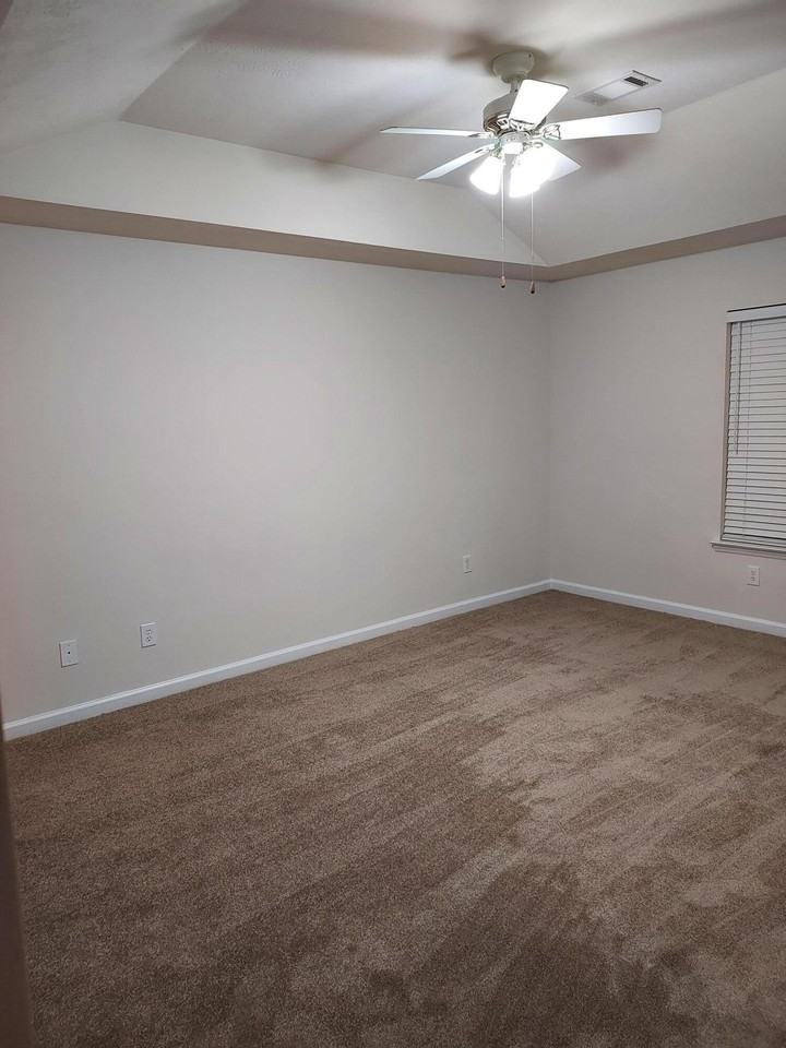 665 Brook Trl - Photo 7 of 16