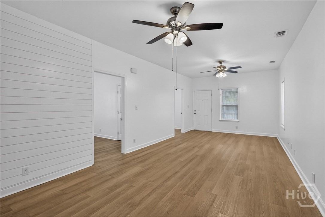 1118 Ne 36th St - Photo 7 of 29