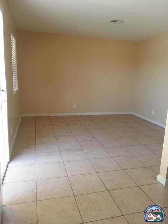 919 E St unit: Apt D - Photo 5 of 9