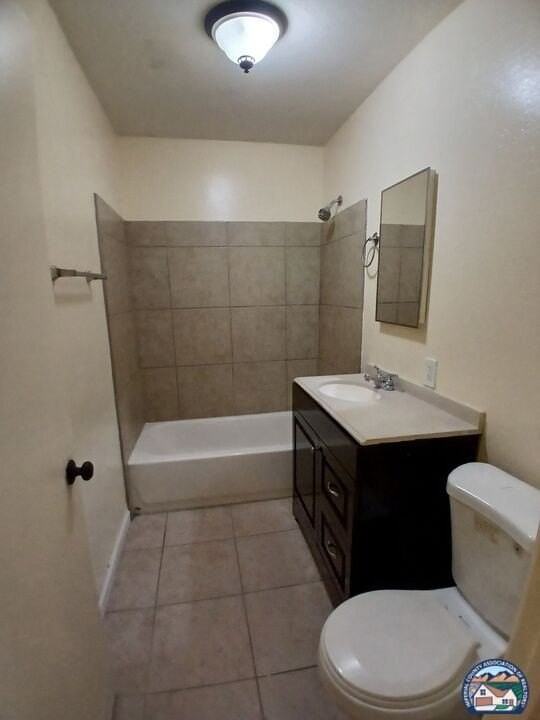 919 E St unit: Apt D - Photo 6 of 9