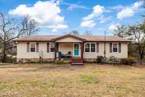 featured image of 2802 Rambling Rd