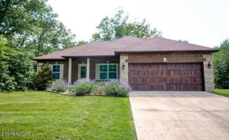 450 Beachwood Dr - Photo 1 of 1