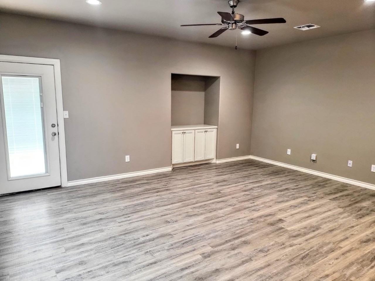 2219 Quitman Ave - Photo 2 of 15