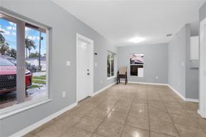 featured image of 2000 Nw 27th St #1