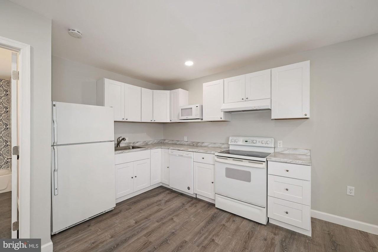 22929 Frederick Rd - Photo 3 of 15