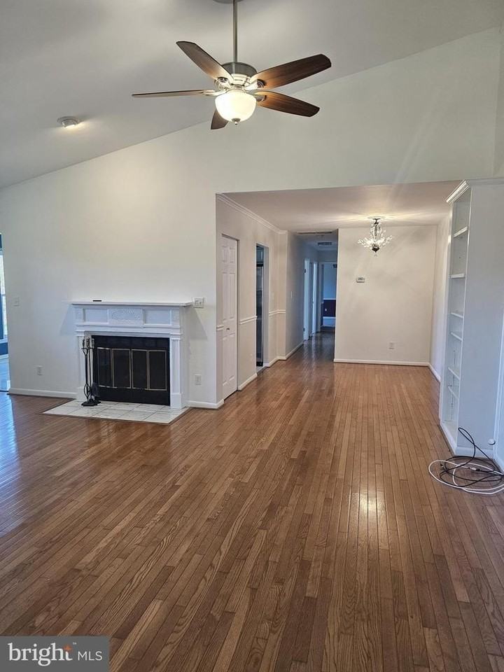 11321 Halethorpe Ter - Photo 4 of 16