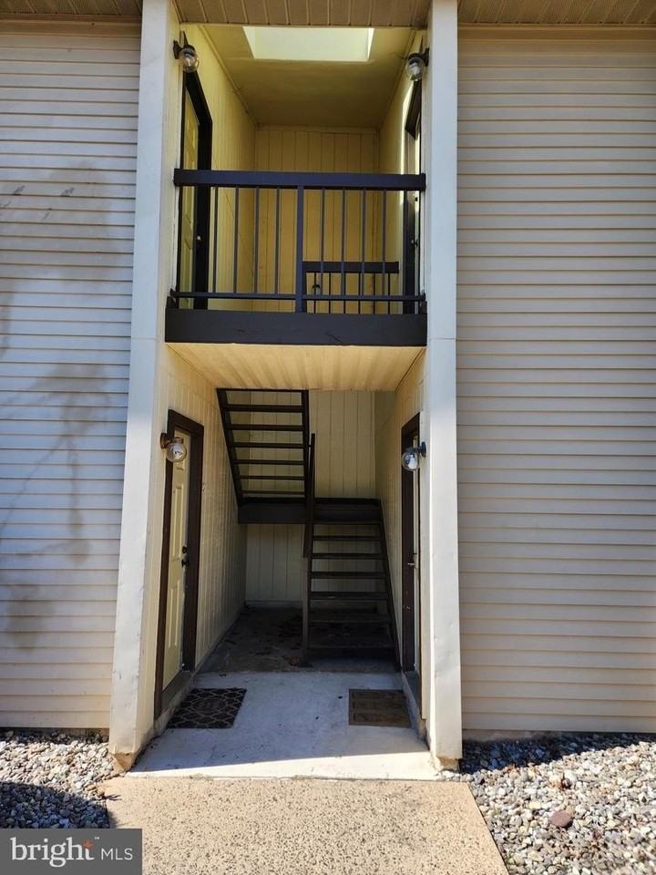 103 Lucas Ln - Photo 3 of 28