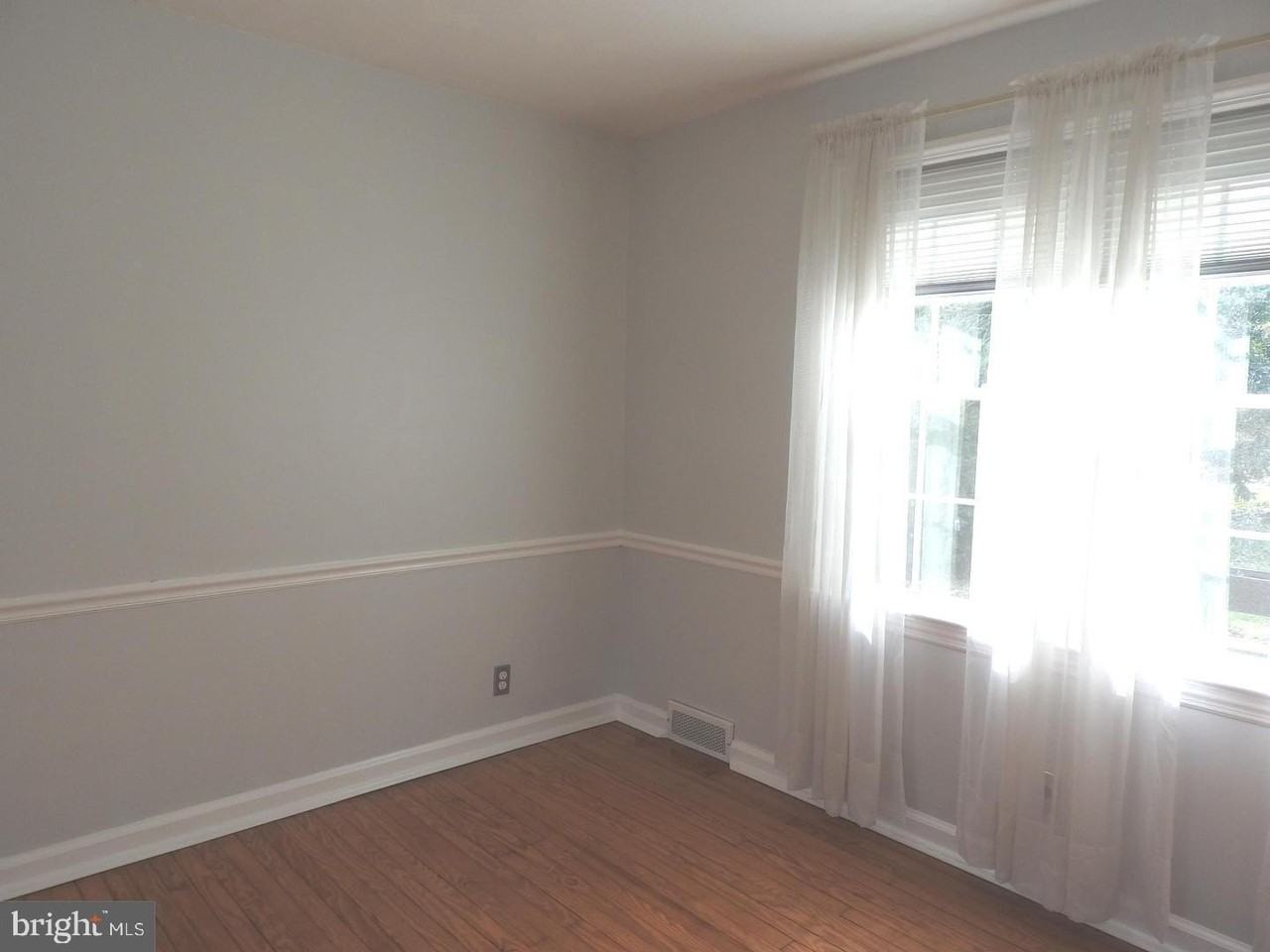 110 Cambridge Ave - Photo 4 of 28