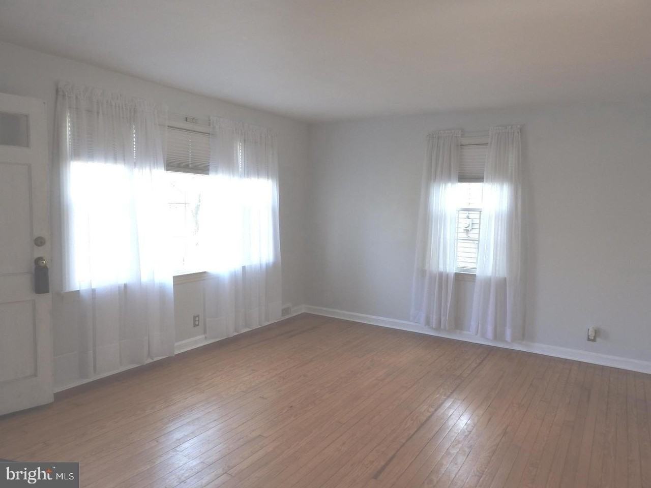 110 Cambridge Ave - Photo 6 of 28