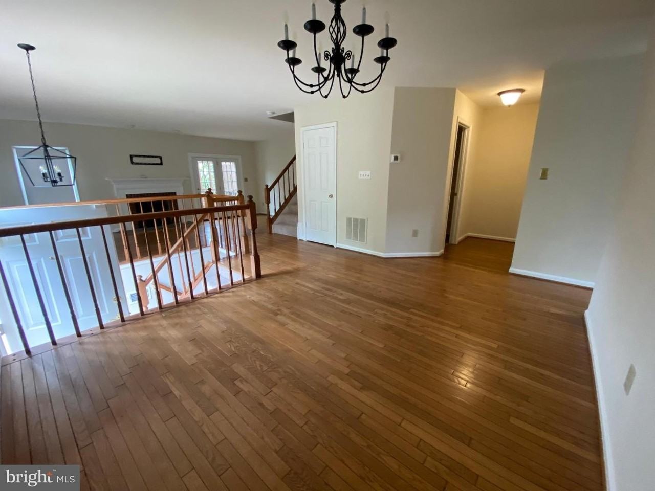 7429 Salford Ct - Photo 2 of 26