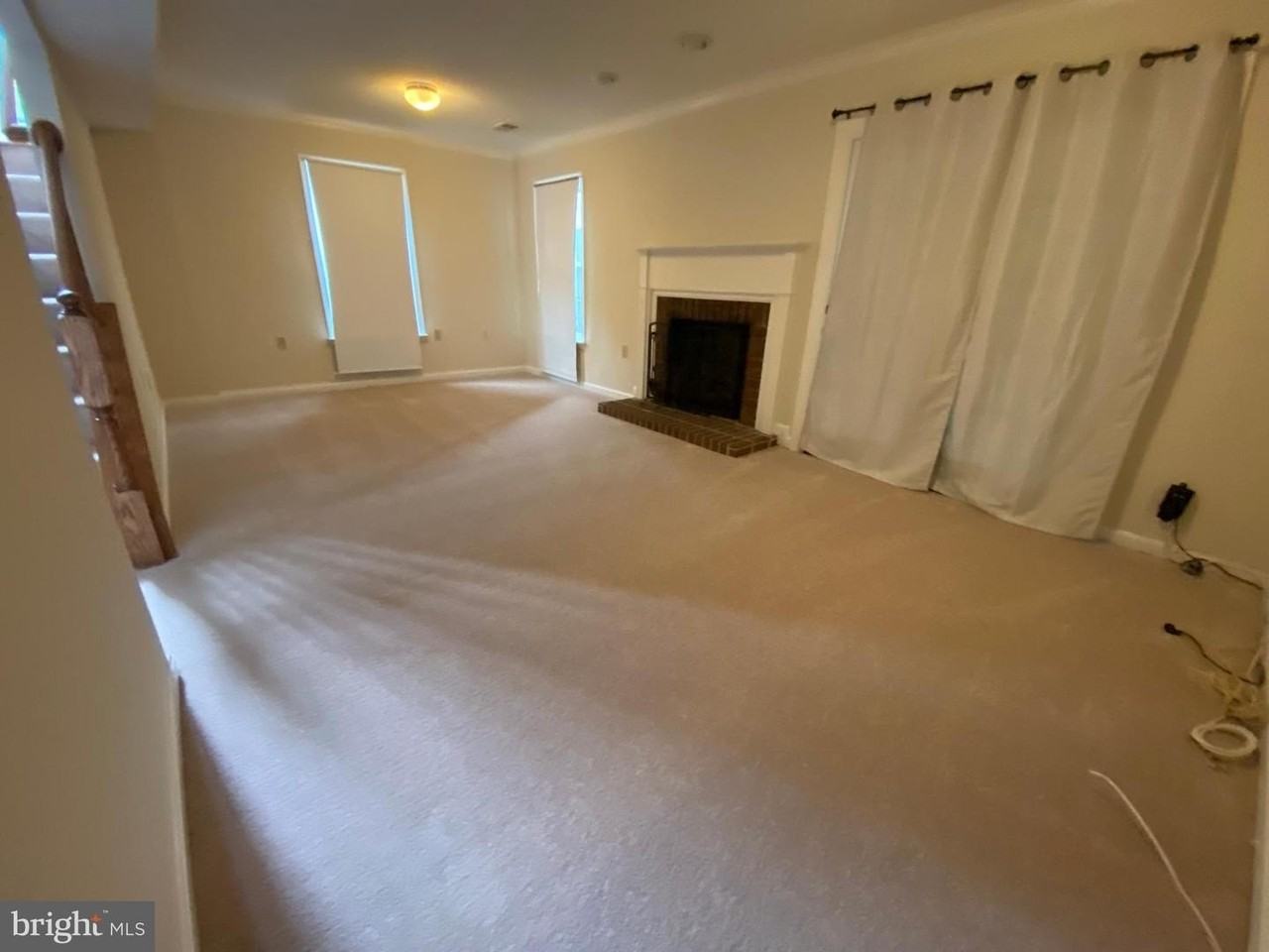 7429 Salford Ct - Photo 4 of 26